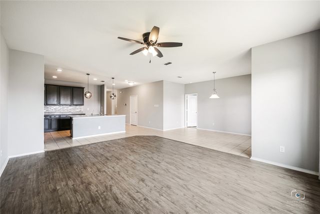 3428 Wavecrest Lane, Denton, TX 76208