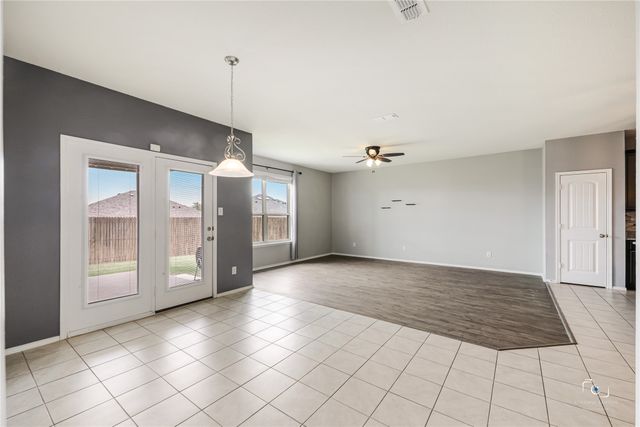 3428 Wavecrest Lane, Denton, TX 76208