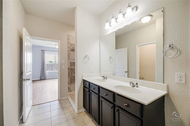 3428 Wavecrest Lane, Denton, TX 76208