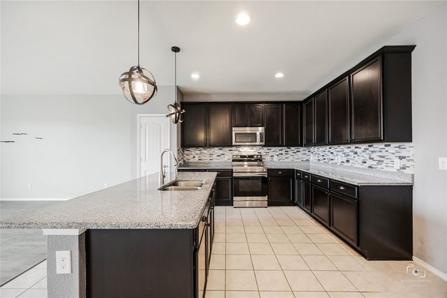 3428 Wavecrest Lane, Denton, TX 76208