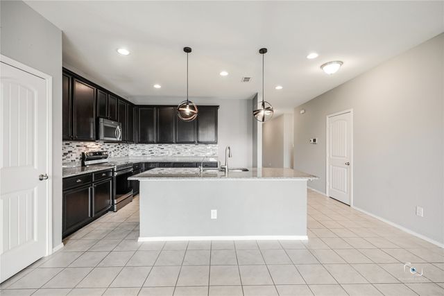 3428 Wavecrest Lane, Denton, TX 76208
