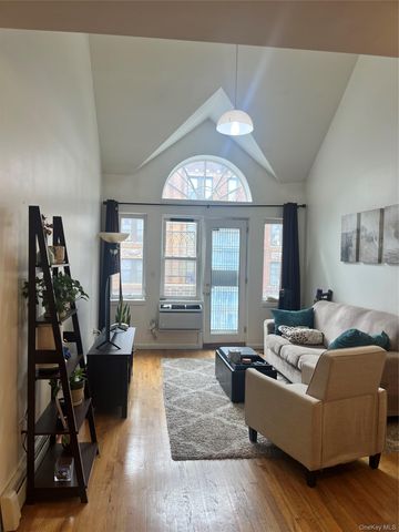 31-17 42 Street 2, Astoria, NY 11103