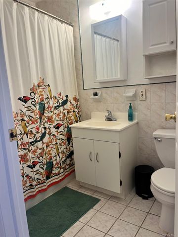 31-17 42 Street 2, Astoria, NY 11103