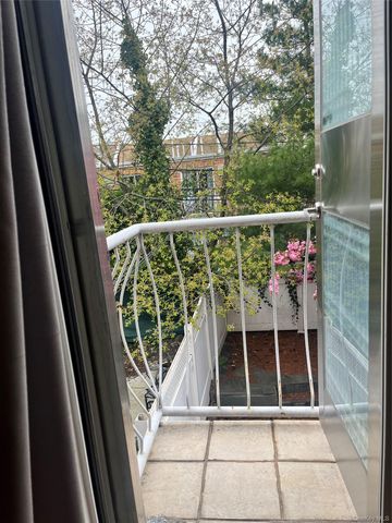 31-17 42 Street 2, Astoria, NY 11103