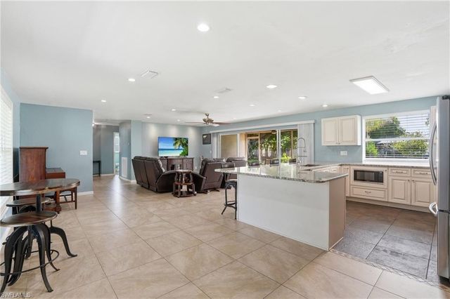 5229 Pelican BLVD, Cape Coral, FL 33914