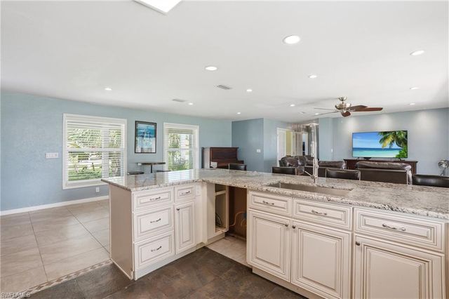 5229 Pelican BLVD, Cape Coral, FL 33914