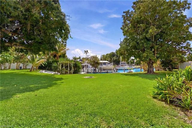 5229 Pelican BLVD, Cape Coral, FL 33914