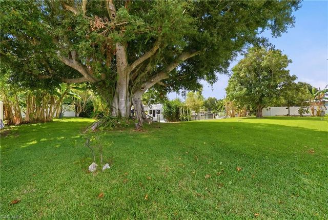 5229 Pelican BLVD, Cape Coral, FL 33914