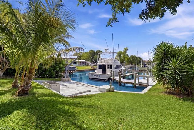 5229 Pelican BLVD, Cape Coral, FL 33914