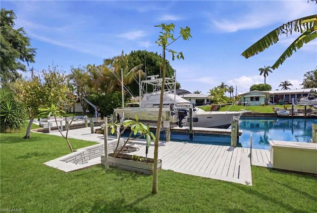 5229 Pelican BLVD, Cape Coral, FL 33914