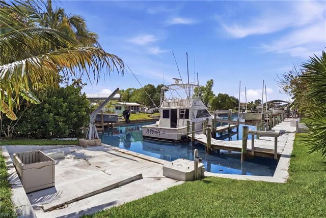 5229 Pelican BLVD, Cape Coral, FL 33914