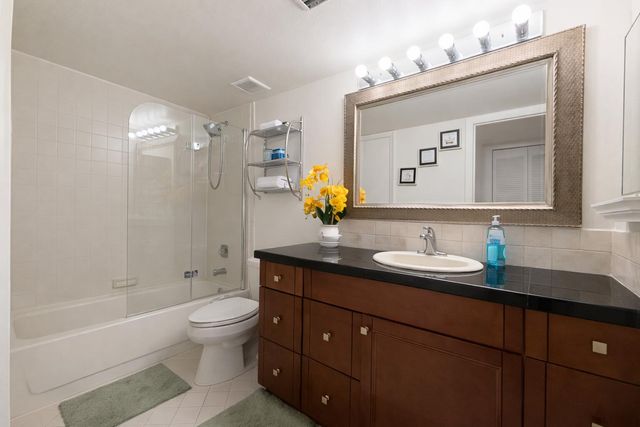 110 Lake Emerald Drive 405, Oakland Park, FL 33309