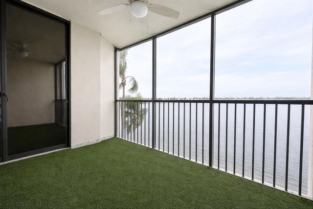 110 Lake Emerald Drive 405, Oakland Park, FL 33309