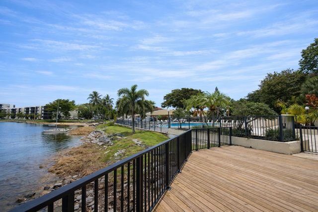 110 Lake Emerald Drive 405, Oakland Park, FL 33309