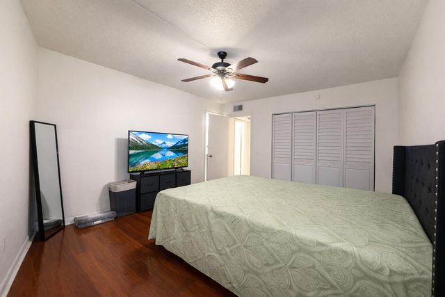 110 Lake Emerald Drive 405, Oakland Park, FL 33309