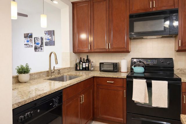 110 Lake Emerald Drive 405, Oakland Park, FL 33309