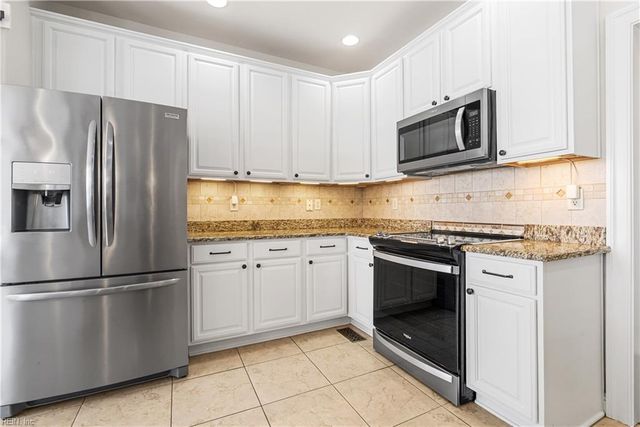 1403 Rotunda AVE, Chesapeake, VA 23323