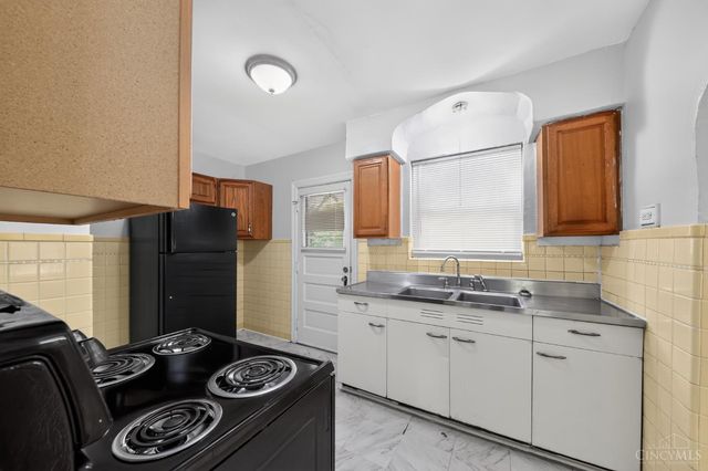 2204 Shasta Place, Cincinnati, OH 45211