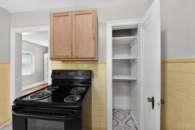 2204 Shasta Place, Cincinnati, OH 45211