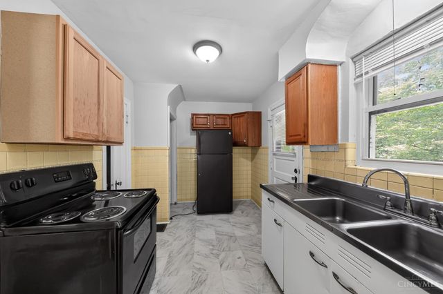 2204 Shasta Place, Cincinnati, OH 45211
