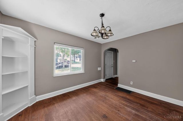 2204 Shasta Place, Cincinnati, OH 45211