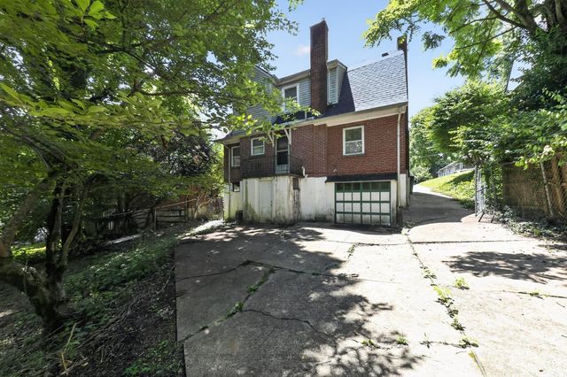 2204 Shasta Place, Cincinnati, OH 45211
