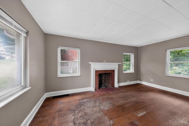 2204 Shasta Place, Cincinnati, OH 45211