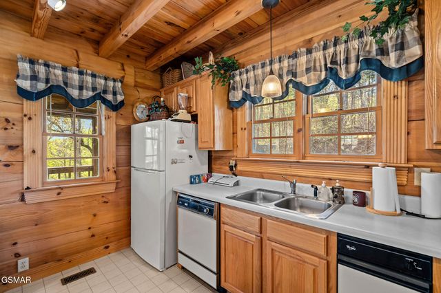 3208 Emerald Springs Loop, Sevierville, TN 37862