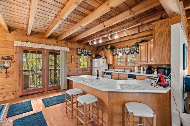 3208 Emerald Springs Loop, Sevierville, TN 37862