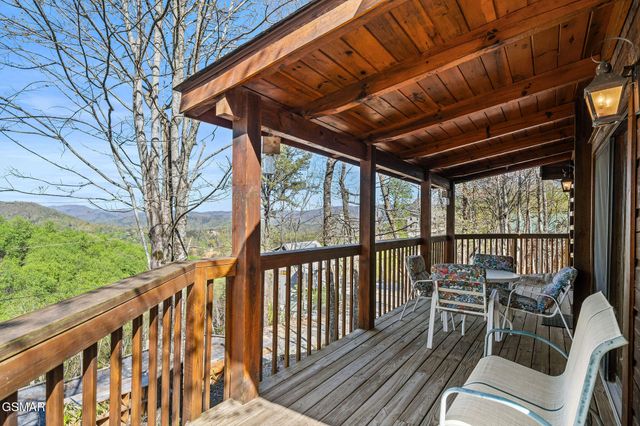 3208 Emerald Springs Loop, Sevierville, TN 37862