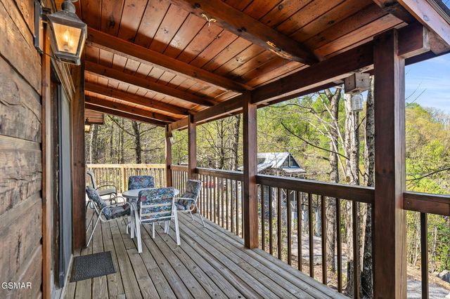 3208 Emerald Springs Loop, Sevierville, TN 37862