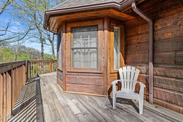 3208 Emerald Springs Loop, Sevierville, TN 37862