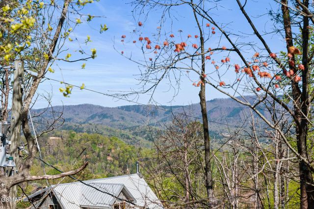 3208 Emerald Springs Loop, Sevierville, TN 37862