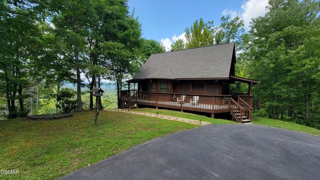 3208 Emerald Springs Loop, Sevierville, TN 37862