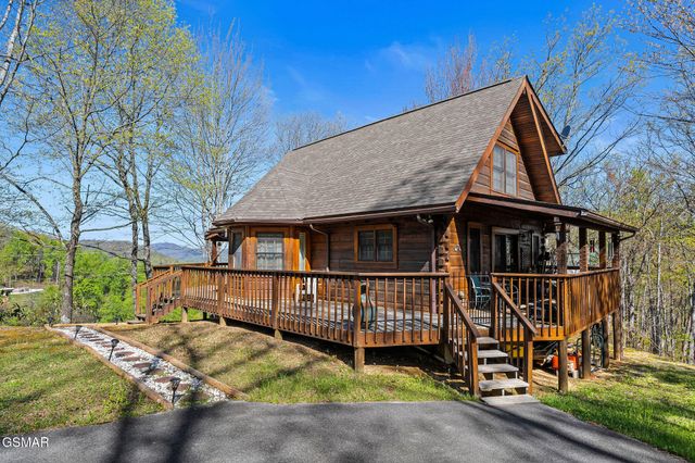 3208 Emerald Springs Loop, Sevierville, TN 37862
