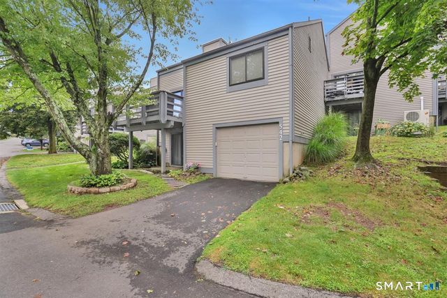 542 Pilgrim Harbor 542, Wallingford, CT 06492