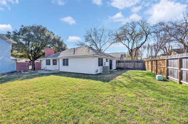 16110 Manor Point Drive, Houston, TX 77095