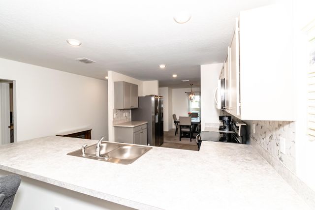 684 SE Crescent Avenue, Port St. Lucie, Port St Lucie, FL 34984