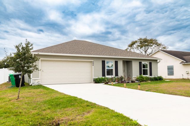 684 SE Crescent Avenue, Port St. Lucie, Port St Lucie, FL 34984
