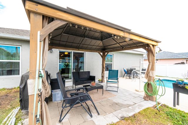 684 SE Crescent Avenue, Port St. Lucie, Port St Lucie, FL 34984