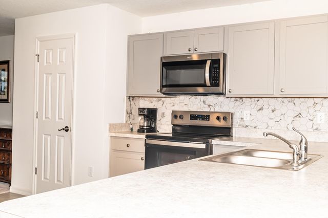 684 SE Crescent Avenue, Port St. Lucie, Port St Lucie, FL 34984