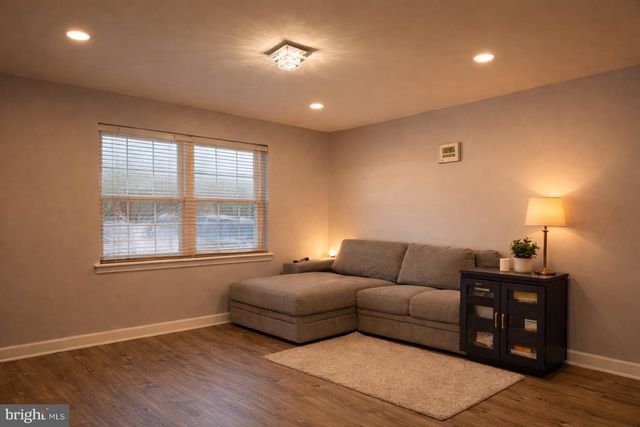 352 DOHNER DR, Lancaster, PA 17602