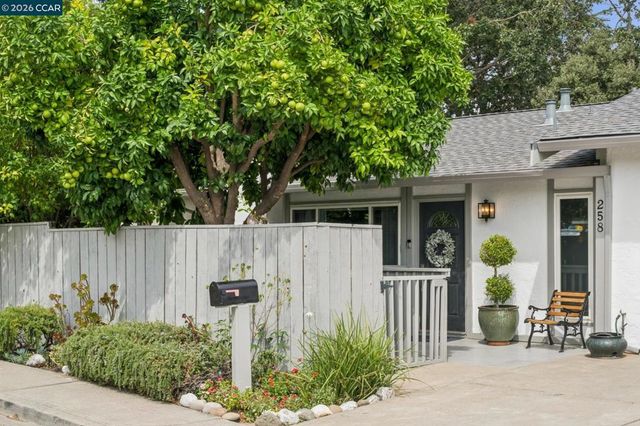 258 Barnett Ter, Pleasant Hill, CA 94523