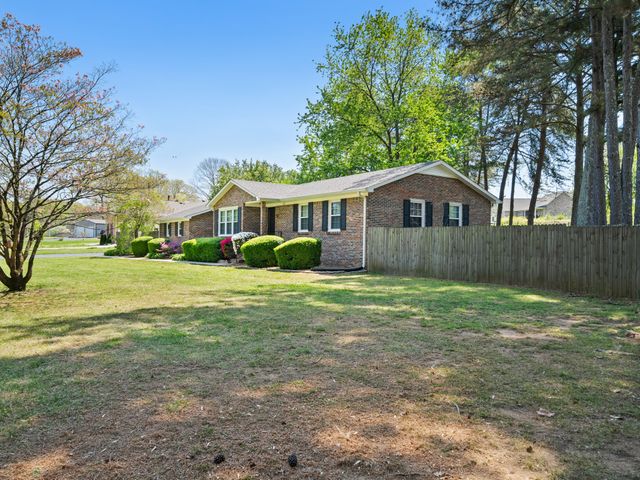 50 Maple Dr, Winchester, TN 37398