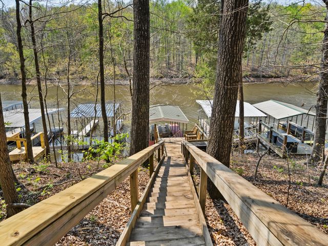 50 Maple Dr, Winchester, TN 37398