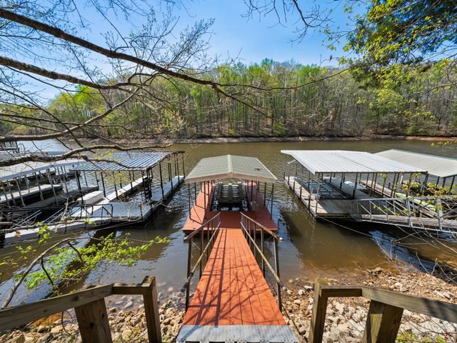 50 Maple Dr, Winchester, TN 37398
