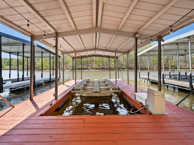50 Maple Dr, Winchester, TN 37398