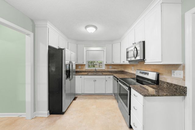 50 Maple Dr, Winchester, TN 37398