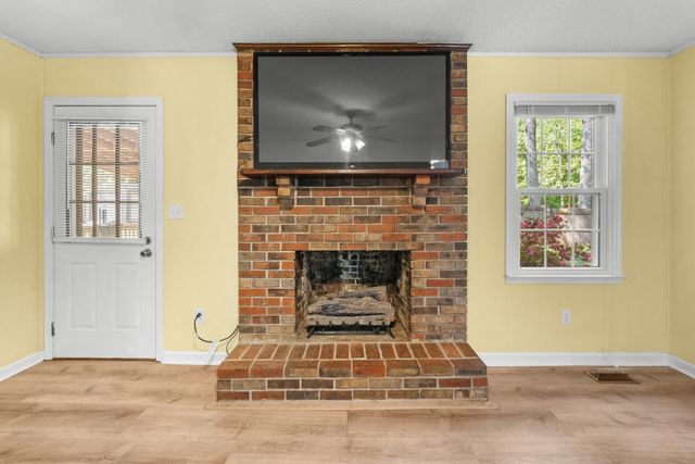50 Maple Dr, Winchester, TN 37398