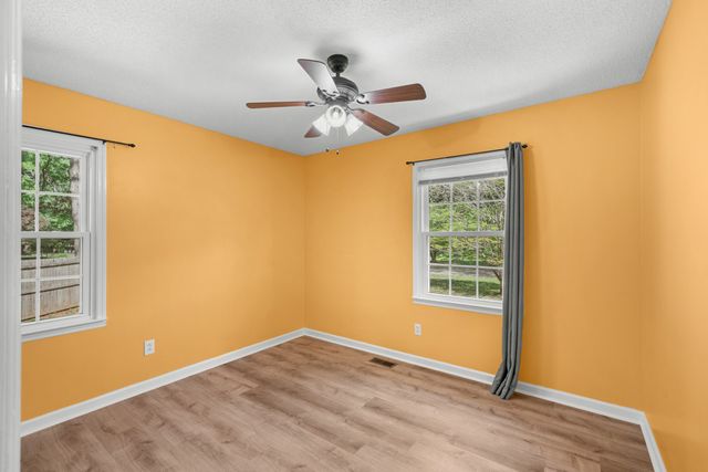 50 Maple Dr, Winchester, TN 37398